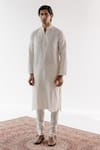 Buy_Roohbyridhimaa_Ivory Cotton, Silk, Linen Embroidery Raabta Floral Pattern Kurta Set _at_Aza_Fashions