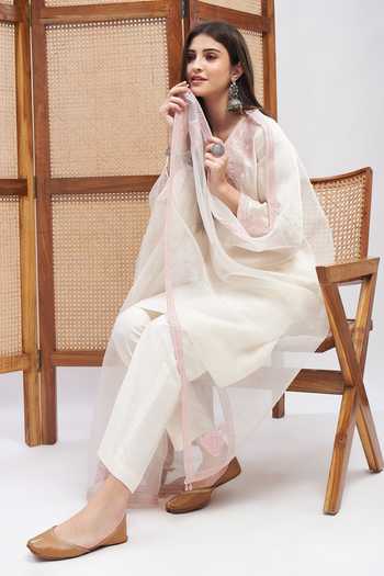 Buy_Roohbyridhimaa_Off White Silk Organza, Chanderi, Cotton Embroidery V-neck Kurta Set _Online_at_Aza_Fashions