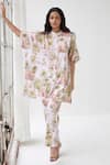Buy_Label Kheerganga_White Viscose, Crepe Mandarin Collar Pam Trees Print Kaftan Top With Pant _at_Aza_Fashions
