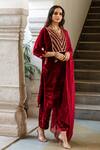 Buy_Maison Shefali_Maroon Kurta Velvet Hand Embroidered Zardosi V Neck Roya Gulaab Set _Online_at_Aza_Fashions