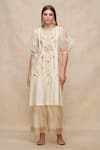 Gulabo by Abu Sandeep_Off White Chanderi Embroidered Gota And Thread Work V Neck Kurta  _Online_at_Aza_Fashions