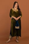 Buy_Daljit Sudan_Green Velvet Embroidery Aari Tilla V Neck Kurta And Pant Set _at_Aza_Fashions