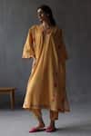 Buy_Roza_Yellow Linen Embroidery V-neck Primrose Floral Print Phiran Kurta With Pant _at_Aza_Fashions