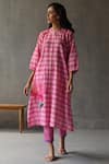 Buy_Roza_Pink Linen Round Neck Seville Hand Drawn Flower Pattern Kurta _at_Aza_Fashions