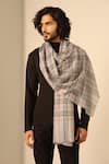 Buy_DUSALA_White Woven Dhruv Cashmere Checkered Stole _at_Aza_Fashions