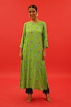 Buy_SAKSHAM & NEHARICKA_Green Chanderi Print Floral Round Neck Butti Kurta  _at_Aza_Fashions