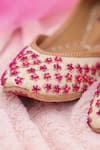 Stitched soles_White Tikki Salma Sitaare Floral Embroidered Juttis _Online_at_Aza_Fashions