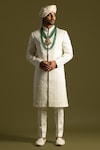 Buy_Paarsh_Ivory Sherwani Linen Satin Embroidered Cutdana And Threadwork Set _at_Aza_Fashions