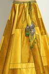 Buy_Vandana Sethi_Yellow Silk Crystals, Mirrors, Embroidery V-neck Geometric Pattern Lehenga Set 