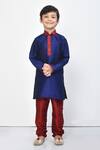 Samyukta Singhania_Blue Kurta Dupion Silk Plain Contrast Maroon Collar Straight Set _Online_at_Aza_Fashions