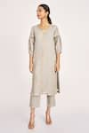 KAVERI_Grey 100% Linen Embroidered Thread Work V Neck Heart Strings Kurta  _Online_at_Aza_Fashions