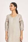 Buy_KAVERI_Grey 100% Linen Embroidered Thread Work V Neck Heart Strings Kurta  _Online_at_Aza_Fashions