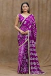 Samyukta Singhania_Purple Silk Print Bandhani V Neck Pattern Saree With Blouse _Online_at_Aza_Fashions