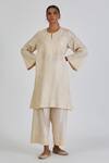 Buy_Lajjoo C_Ivory Silk Embroidery Anthemion Bloom Round Neck Hira Kurta With Palazzo _at_Aza_Fashions