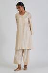 Lajjoo C_Ivory Silk Embroidery Anthemion Bloom Round Neck Hira Kurta With Palazzo _at_Aza_Fashions