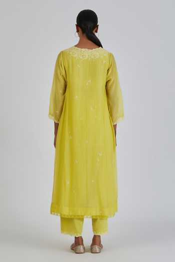Shop_Lajjoo C_Yellow Chanderi Embroidered Thread Scalloped Binti Kurta With Pant _at_Aza_Fashions
