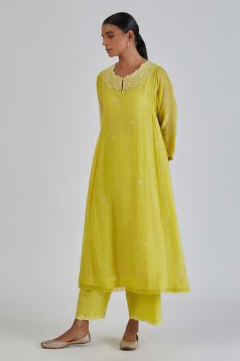 Shop_Lajjoo C_Yellow Chanderi Embroidered Thread Scalloped Binti Kurta With Pant _Online_at_Aza_Fashions