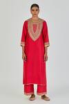 Buy_Lajjoo C_Red Silk Embroidery Marodi Round Aiza Floral Arch Yoke Kurta With Palazzo _at_Aza_Fashions