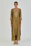 Buy_Lajjoo C_Green Silk Embroidery Marodi U Neck Nida Parakeet Kurta With Palazzo _at_Aza_Fashions