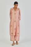 Buy_Lajjoo C_Pink Silk Embroidery Marodi V Neck Tanisha Crest Kurta With Palazzo _at_Aza_Fashions