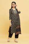 Buy_Samyukta Singhania_Black Pure Cotton Printed Floral Round Pattern Straight Kurta Set _at_Aza_Fashions