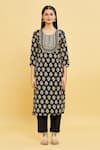 Samyukta Singhania_Black Pure Cotton Printed Floral Round Pattern Straight Kurta Set _Online_at_Aza_Fashions