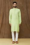 Samyukta Singhania_Green Linen Cotton Plain Kurta _Online_at_Aza_Fashions