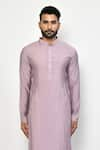 Arihant Rai Sinha_Purple Silk Plain Mandarin Collar Straight Kurta _Online_at_Aza_Fashions