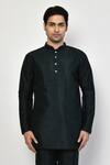 Arihant Rai Sinha_Green Silk, Cotton Mandarin Collar Solid Kurta _Online_at_Aza_Fashions