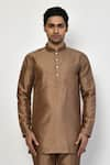 Arihant Rai Sinha_Gold Silk Plain Mandarin Collar Solid Kurta _Online_at_Aza_Fashions