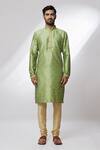 Samyukta Singhania_Green Jacquard, Silk Embroidery Floral Pattern Kurta _Online_at_Aza_Fashions