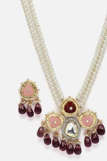 Shop_Dugran By Dugristyle_Multi Color Pearls, Carved Geometric Pendant Kundan Embellished Necklace Set _Online_at_Aza_Fashions