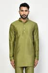 Buy_Arihant Rai Sinha_Green Silk Plain Mandarin Collar Short Kurta Set _Online_at_Aza_Fashions