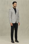 Aryavir Malhotra_Cream Jacquard Woven Herringbone Blazer _Online_at_Aza_Fashions