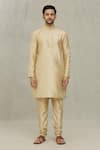 Aryavir Malhotra_Cream Silk Embroidery Thread Diamond Pattern Bundi And Kurta Set _Online_at_Aza_Fashions