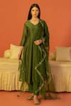 Buy_Kridha Designs_Green Kurta Chanderi Woven Priyasakhi Set With Embroidered Dupatta  _at_Aza_Fashions