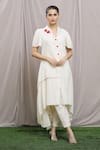 Buy_Samyukta Singhania_White Mulmul Embroidered Shell Shawl Collar High-low Kurta _at_Aza_Fashions