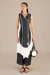 Buy_AMPM_Black Pure Linen Printed Naafia Colorblock Kurta And Palazzo Set _Online_at_Aza_Fashions