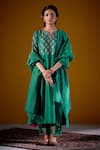 Buy_Vashisht Guru Dutt_Green Handloom Chanderi Printed Floral Notched Woven Embroidered Kurta Pant Set _at_Aza_Fashions