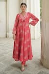 Buy_Almaari By Pooja Patel_Red Chanderi Gota Patti V-neck Floral Print A-line Kurta With Pant _at_Aza_Fashions