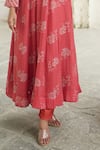 Almaari By Pooja Patel_Red Chanderi Gota Patti V-neck Floral Print A-line Kurta With Pant _at_Aza_Fashions