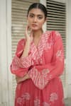 Buy_Almaari By Pooja Patel_Red Chanderi Gota Patti V-neck Floral Print A-line Kurta With Pant 
