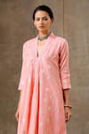 BBAAWRI_Peach Banarasi Chanderi Woven Flower V Neck Kurta Set _at_Aza_Fashions