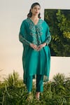 Buy_Shikha Mehta_Green Silk Chanderi Embroidered Thread V Neck Meher Kaftan Tunic Pant Set _at_Aza_Fashions