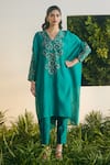 Buy_Shikha Mehta_Green Silk Chanderi Embroidered Thread V Neck Meher Kaftan Tunic Pant Set _Online_at_Aza_Fashions