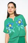 Pooja Rajgarhia Gupta_Green Georgette Embroidery Mandarin Collar Asymmetric Chequered Pattern Shirt _Online_at_Aza_Fashions