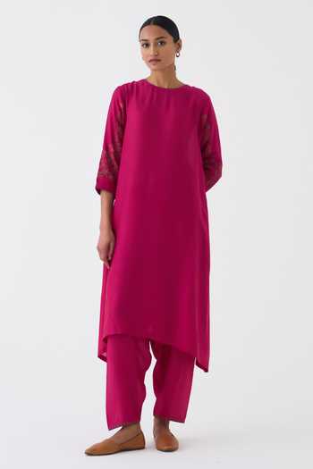 Buy_Dot_Pink Cotton, Silk Embroidery Round Neck Inara Sleeve Floral Kurta And Pant Set _at_Aza_Fashions