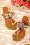 Buy_5Elements_Gold Mirror Astraia Peacock Motif Embellished Kolhapuri Sandals _at_Aza_Fashions