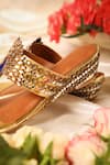 Buy_5Elements_Gold Mirror Astraia Peacock Motif Embellished Kolhapuri Sandals _Online