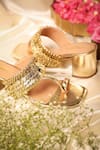 5Elements_Gold Coin Aurora Embellished Kolhapuri Heels _Online